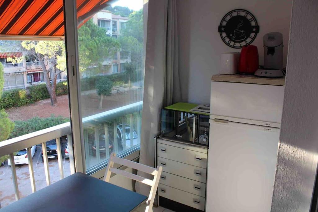Studio L'Echappee Mandreenne Le Calme Entre Mer Et Foret Saint-Mandrier-sur-Mer Εξωτερικό φωτογραφία
